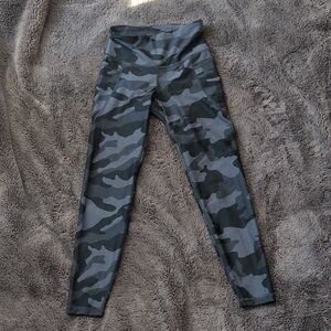 Old Navy Women's Camouflage Leggings - Gray and Black
